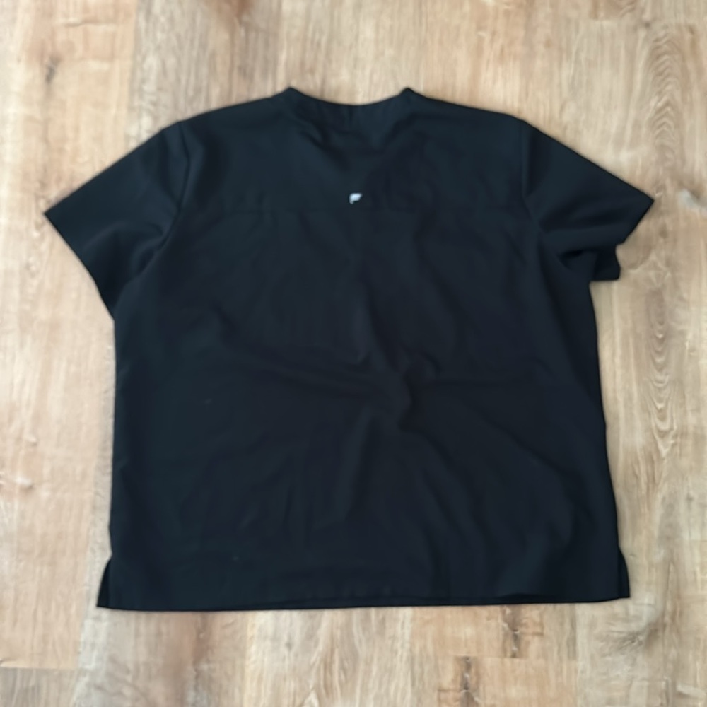 Fabletics 2x Scrub Top - Picture 3 of 4